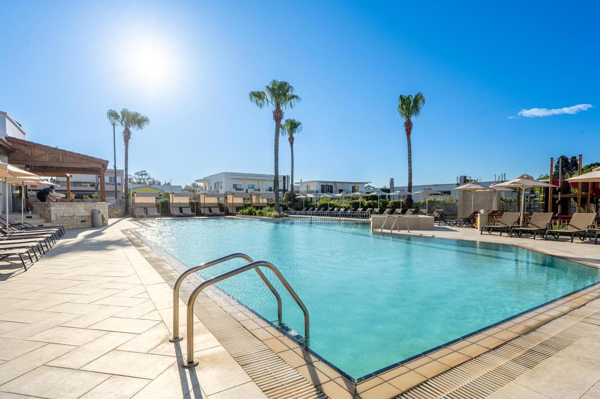 Aegean Aparthotel 4*